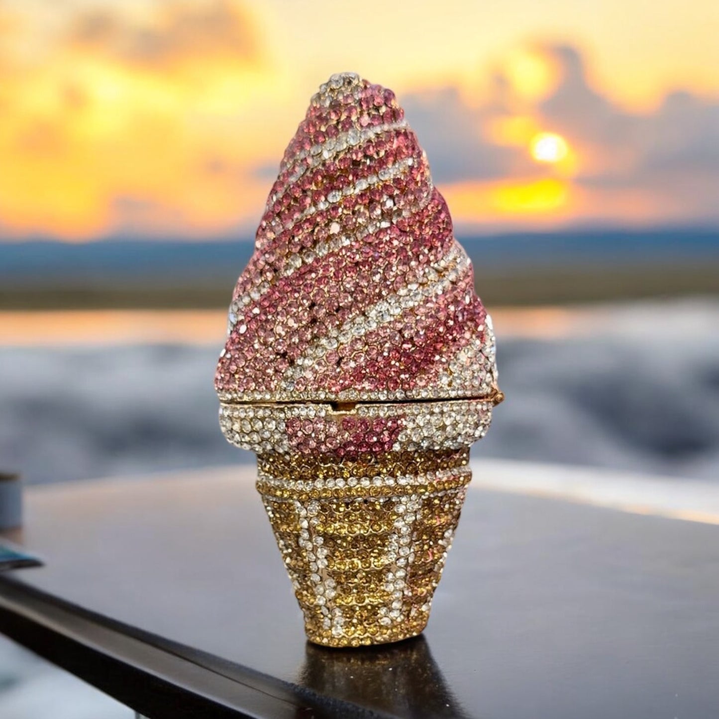 Ice cream cone clutch