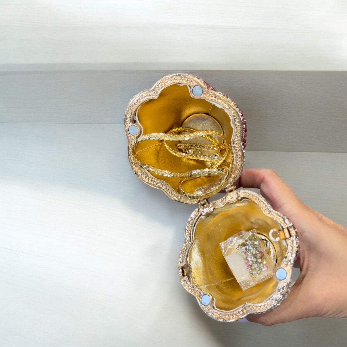 Ice cream cone clutch
